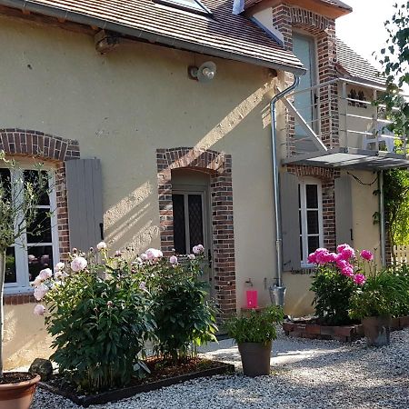 Bed and Breakfast Magnolia54 Louesme Exterior foto